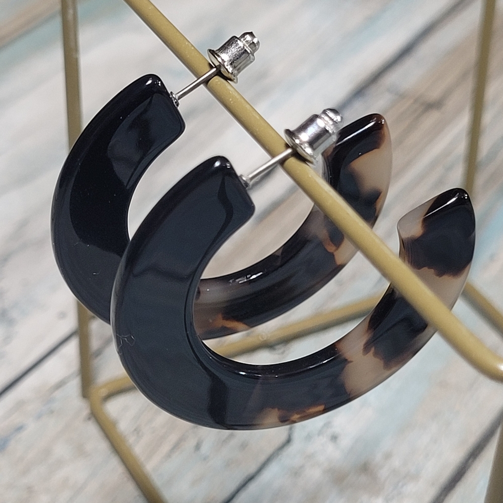 Tortoise C Hoop Earrings.